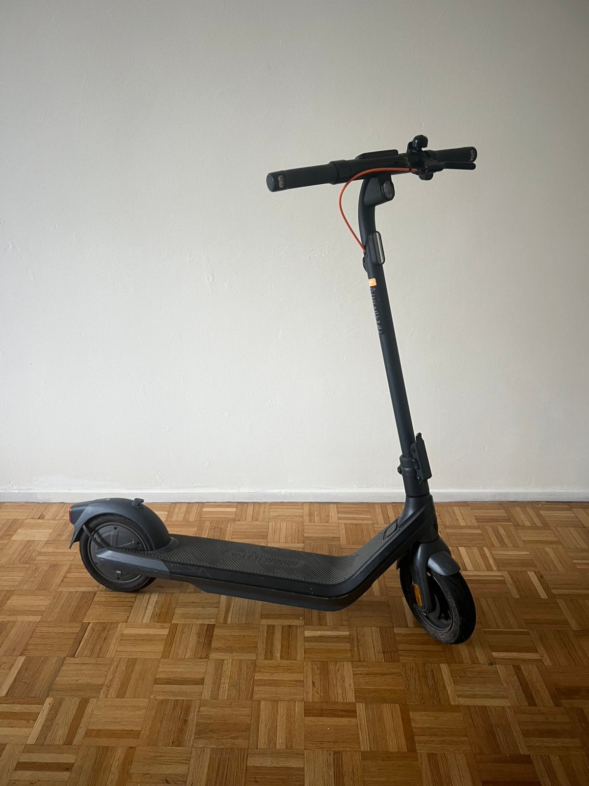 Elektrische step Ninebot E2 Pro, Fietsen en Brommers, Steps, Ophalen, Zo goed als nieuw