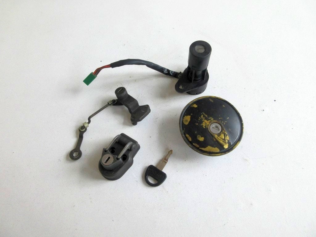 Suzuki GSX400E slotenset GSX 400 contactslot tankdop slotset, Enlèvement ou Envoi, Utilisé