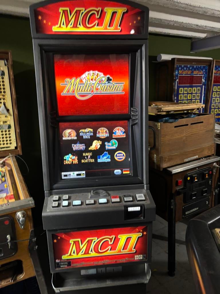 Multi casino kast, Verzamelen, Automaten | Gokkasten en Fruitautomaten, Euro, Ophalen, Gebruikt, Met sleutels