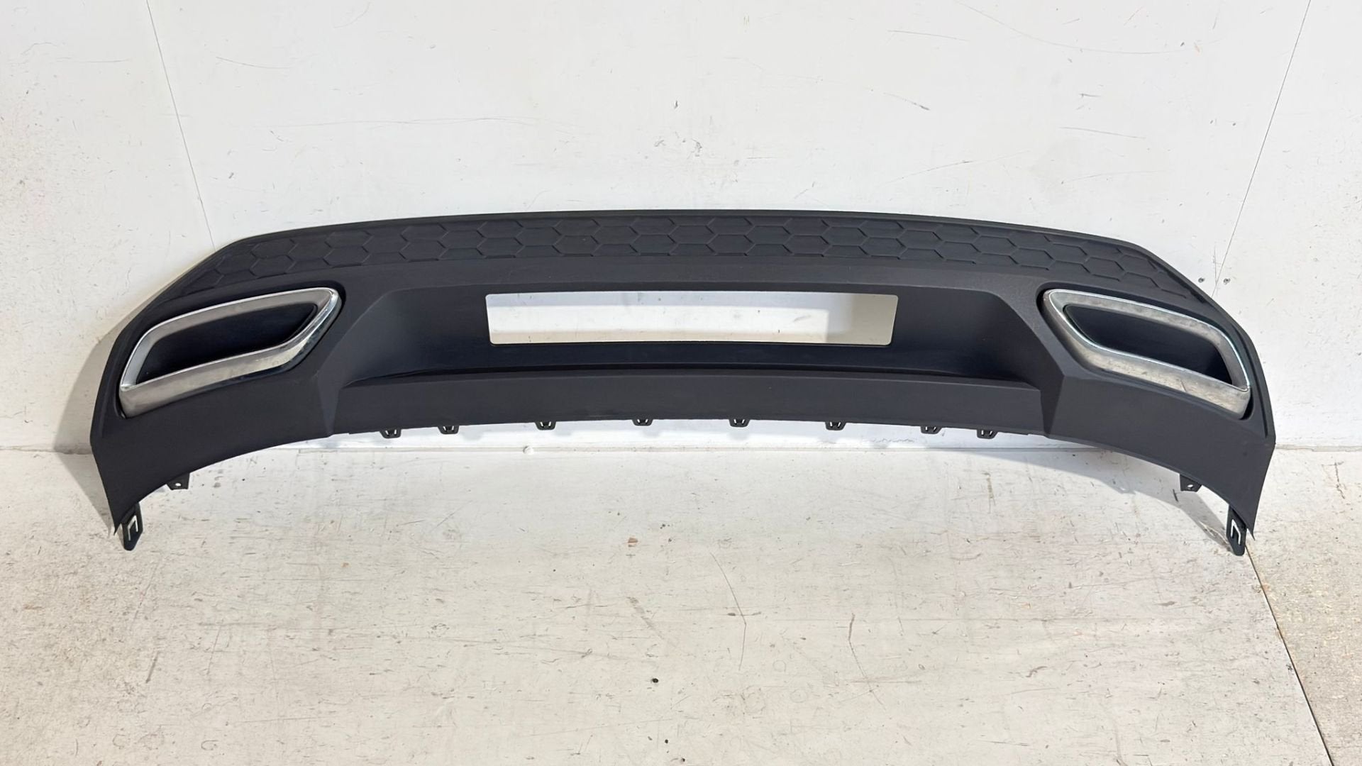 Diffuseur Audi A3 8Y 8Y0807521B, Autos : Pièces & Accessoires, Arrière, Pare-chocs, AUDI AG, Auto-Union-Strasse 1
85045  Ingolstadt, DE