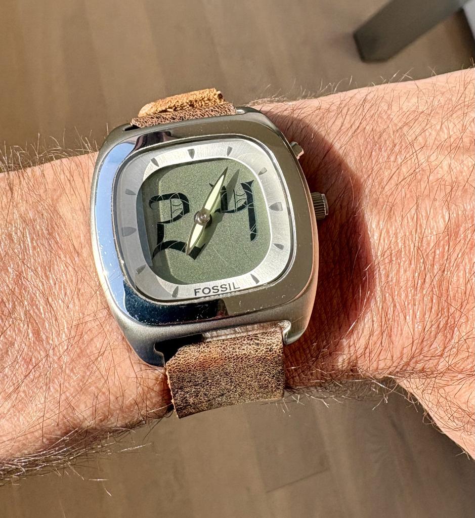 Montre Fossil - Big Tic - Batterie neuve - Boîte d'origine, Montre-bracelet, Autres marques, Enlèvement ou Envoi, Cuir