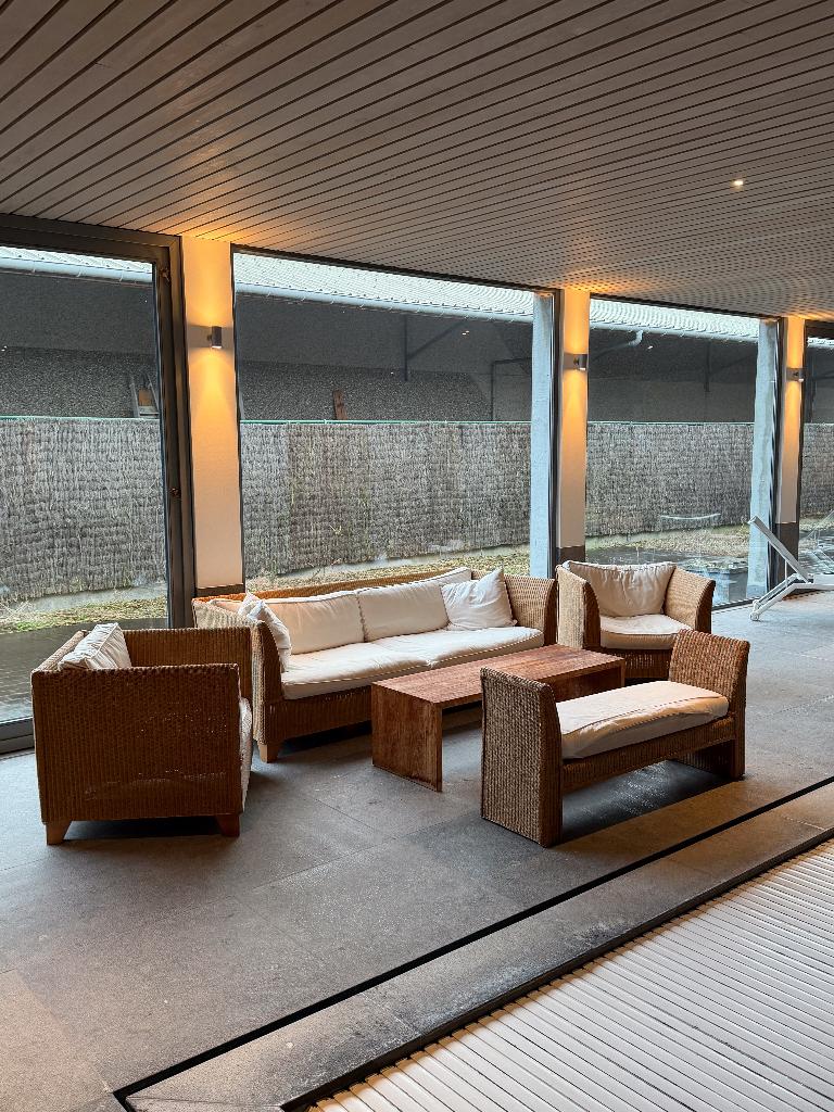 Loungeset met 4 zetels en tafel, Ophalen, 100 tot 125 cm, Nieuw, Hout
