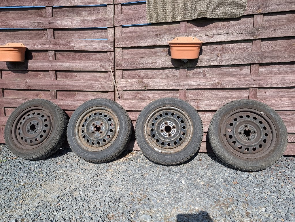 4 pneus hiver 165/70 R14 + jantes tôle, 14 pouces, Pneus et Jantes, Pneus hiver, Enlèvement
