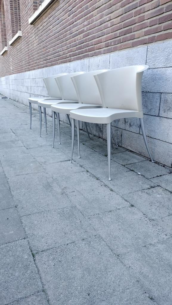 Spaanse design stapelbare stoelen door Paco Cabdel., Huis en Inrichting, Ophalen