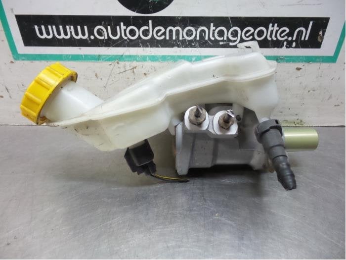 Cylindre de frein principal d'un Ford Fiesta (Fiesta 01-), -, 3 mois de garantie, -, -
