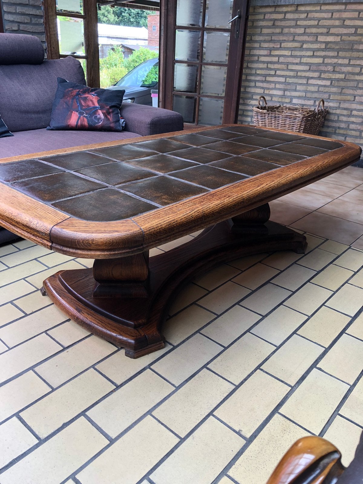 eiken salon tafel met bruine tegels. L 1m58,B75 cm, H50 cm, Huis en Inrichting, Tafels | Salontafels, 50 – 75, Gebruikt, Eikenhout