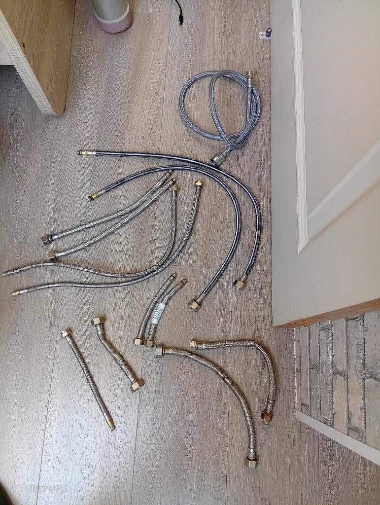 Lot de 13 flexibles sanitaire, Bricolage & Construction, Sanitaire, Utilisé, Robinet, Chrome, Inox, Enlèvement ou Envoi