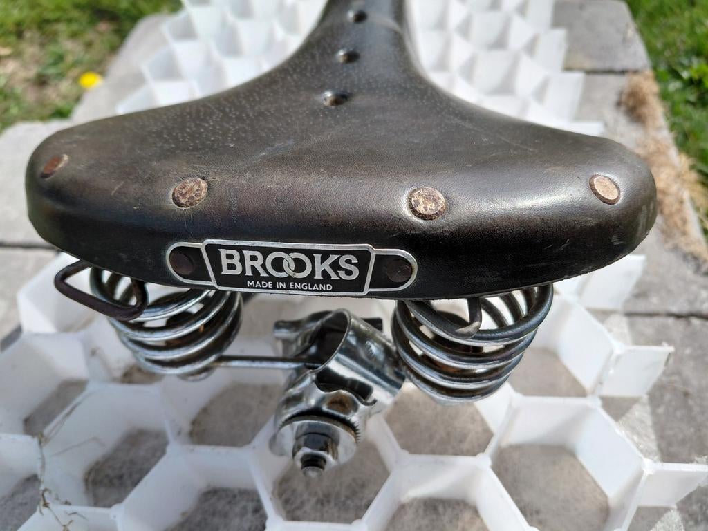 Antieke fietszadel Brooks, Ophalen