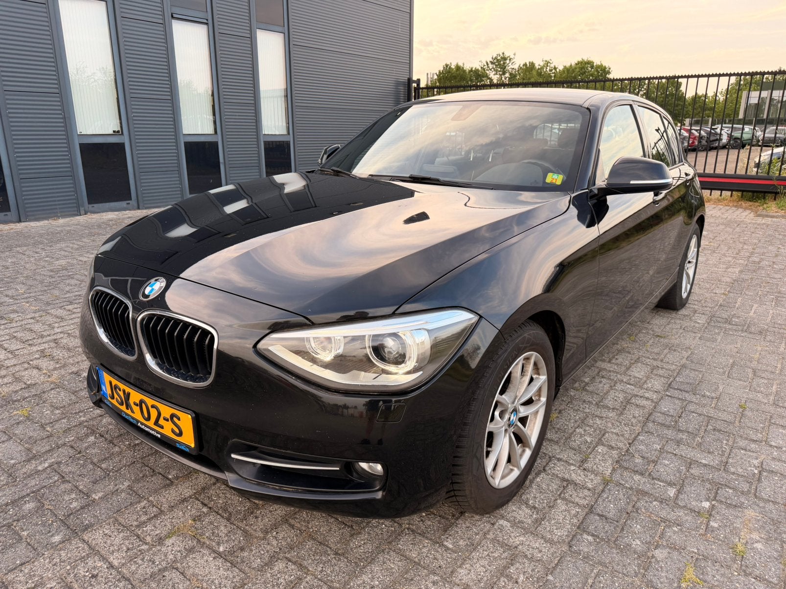 BMW 116D F20 1.6 (zwart, zuinig, technisch 100%), Auto's, Euro 5, 4 cilinders, Automatische klimaatregeling, Zwart