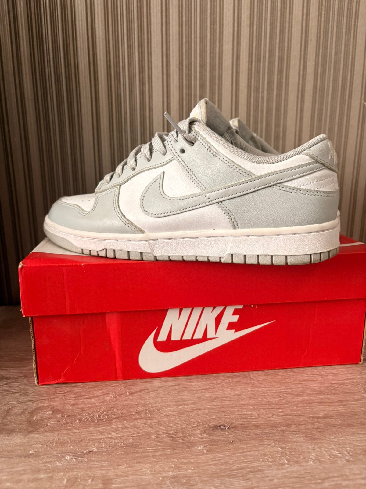 Nike, Enlèvement, Comme neuf