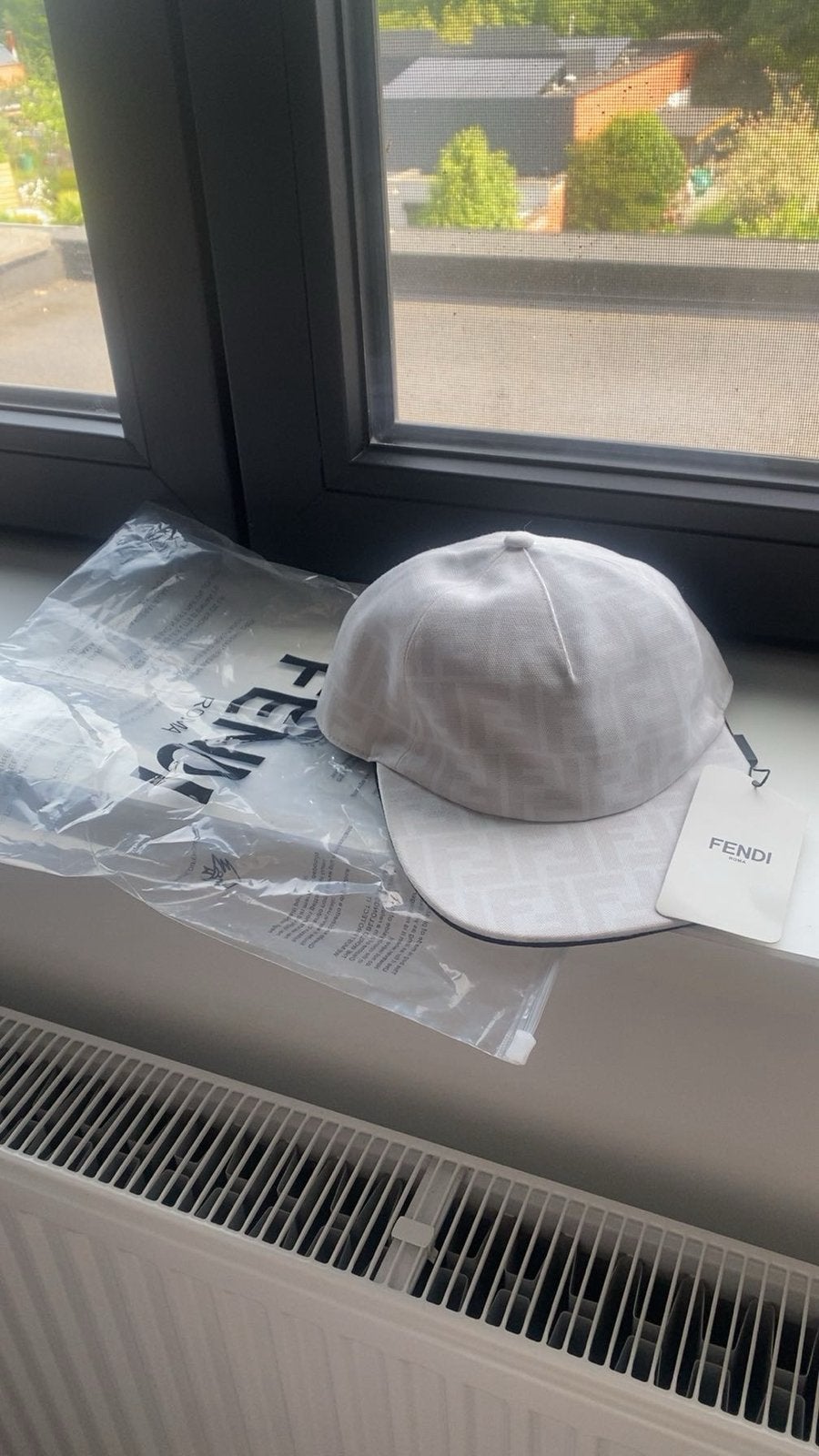Witte fendi pet, Ophalen, Nieuw, One size fits all, Pet