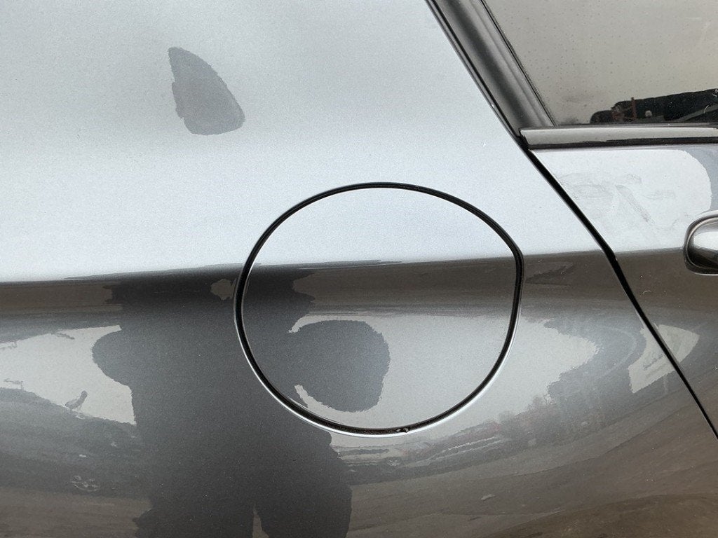 TANKKLEP BMW M1 (F20) (01-2012/06-2019), Gebruikt, BMW, Petuelring 130
80809  München, DE, Bayerische Motoren Werke AG