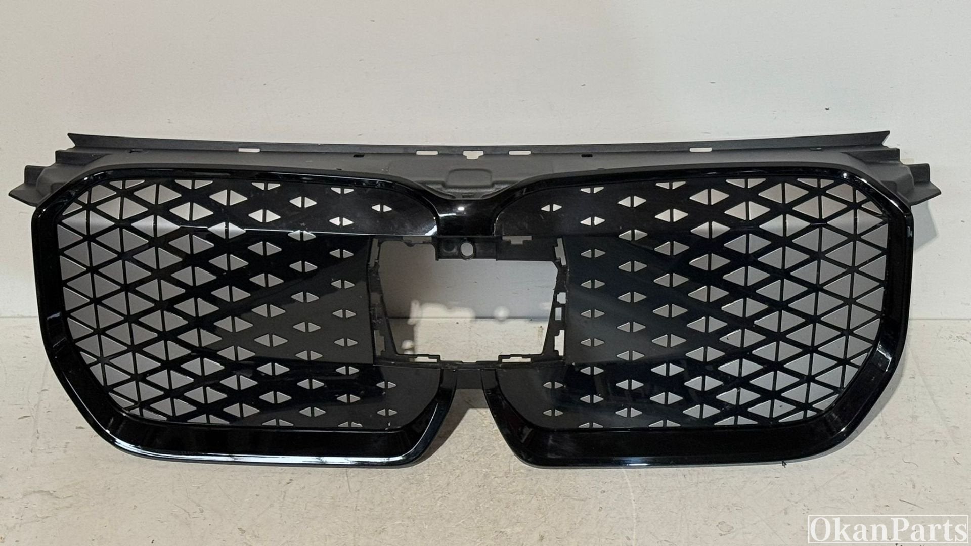 Calandre BMW iX1 U11 U12 (r f rence 5A7D665), Petuelring 130
80788  Munich, DE, Info@bmw.de, Utilisé, BMW