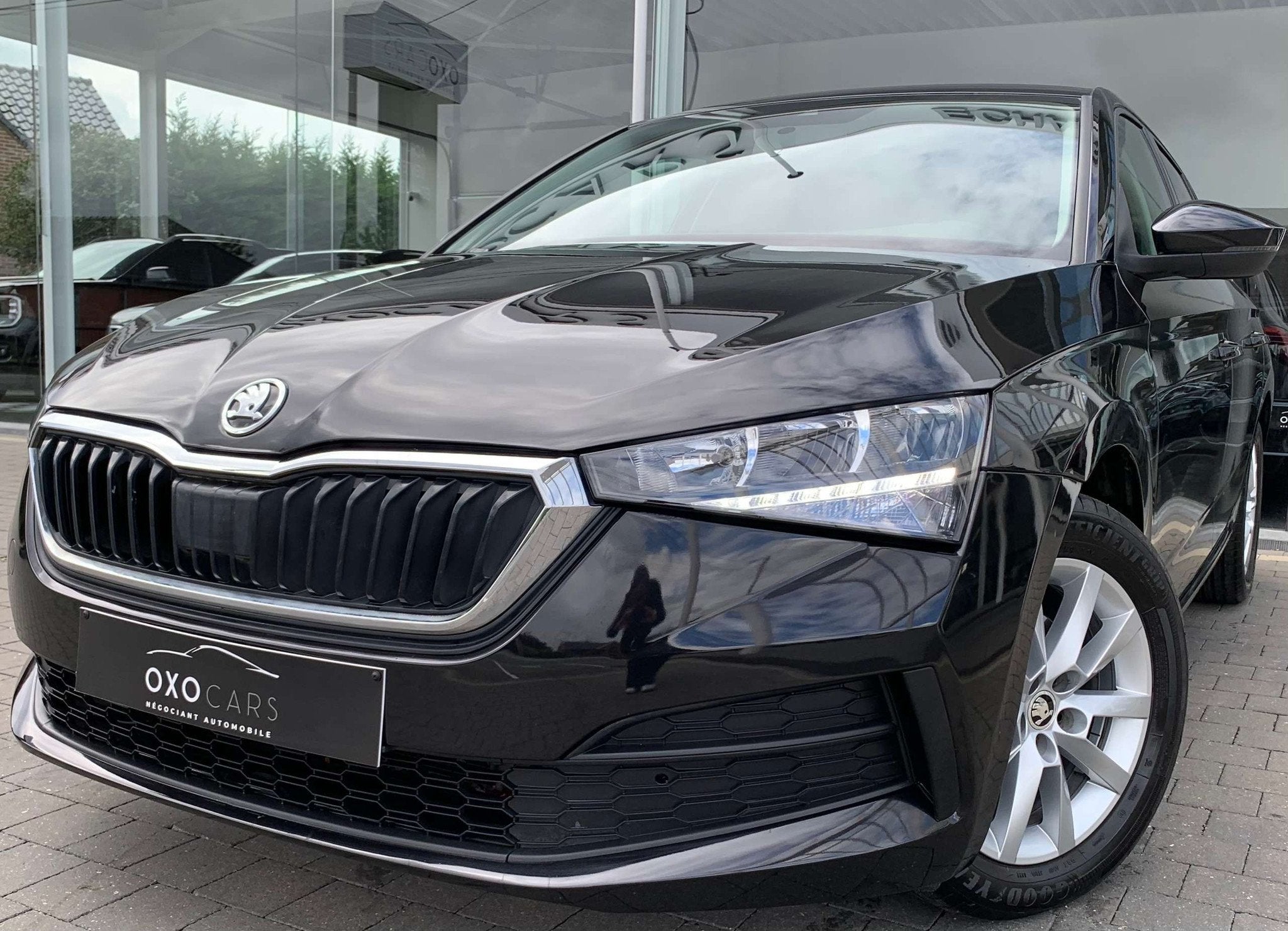 Skoda Scala 1.0TSI 116CV Essence / Airco / CarPlay / Lane As, Autos, Entreprise, Noir, 5 portes, Tissu