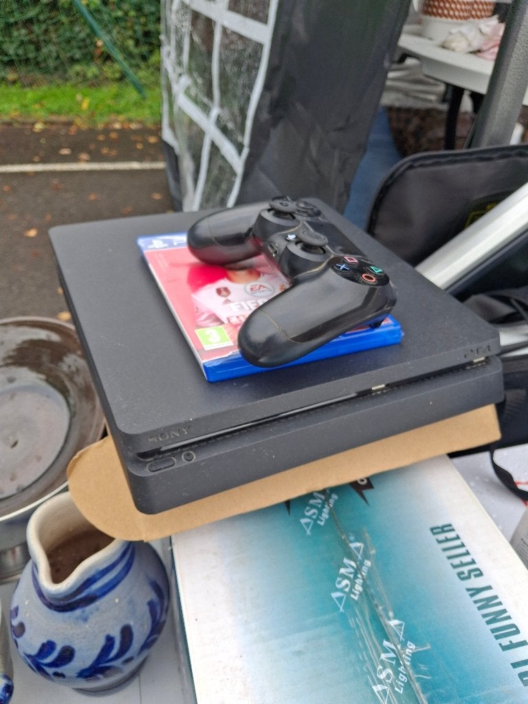 PS4 + manette, Enlèvement
