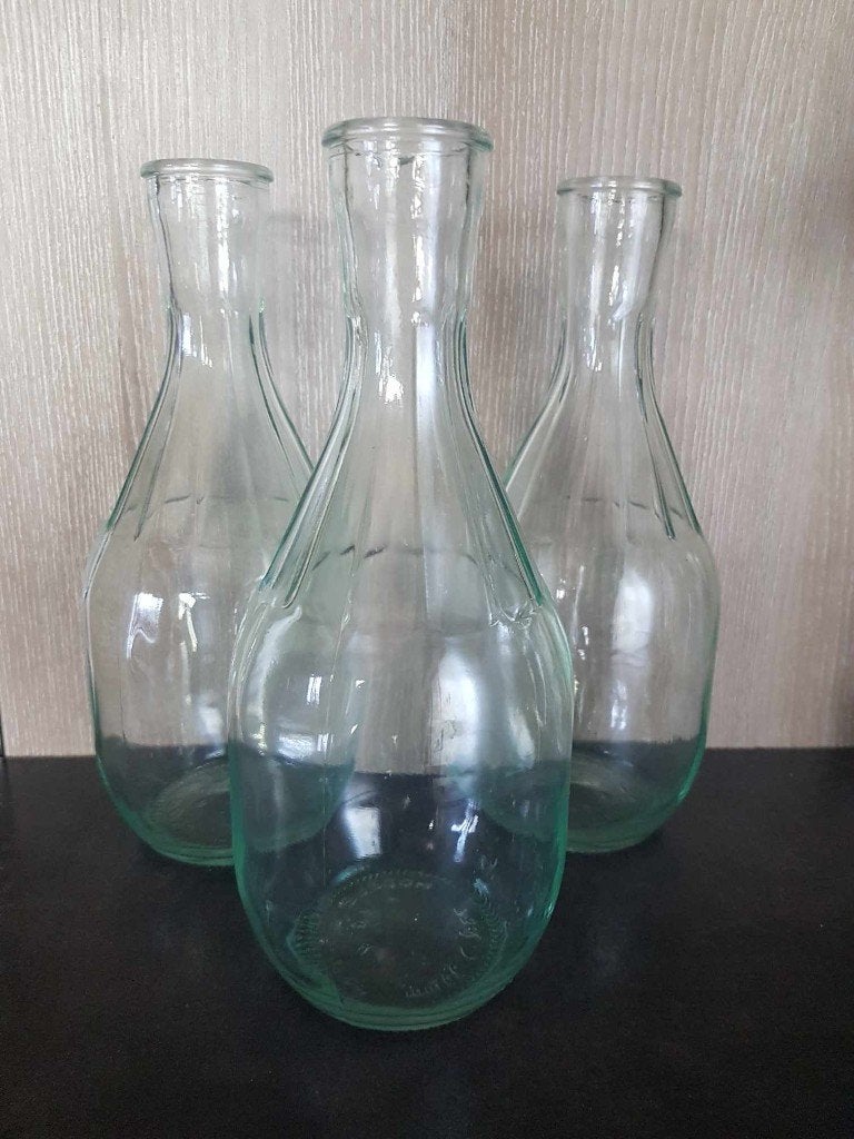 Lot 3 carafes d' eau pichet en verre de qualité 75 cl, Maison & Meubles, Cuisine | Vaisselle, Enlèvement ou Envoi, Comme neuf