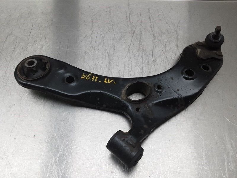 DRAAGARM LINKS VOOR ONDER Lexus CT 200h (01-2010/09-2020), Gebruikt, Lexus