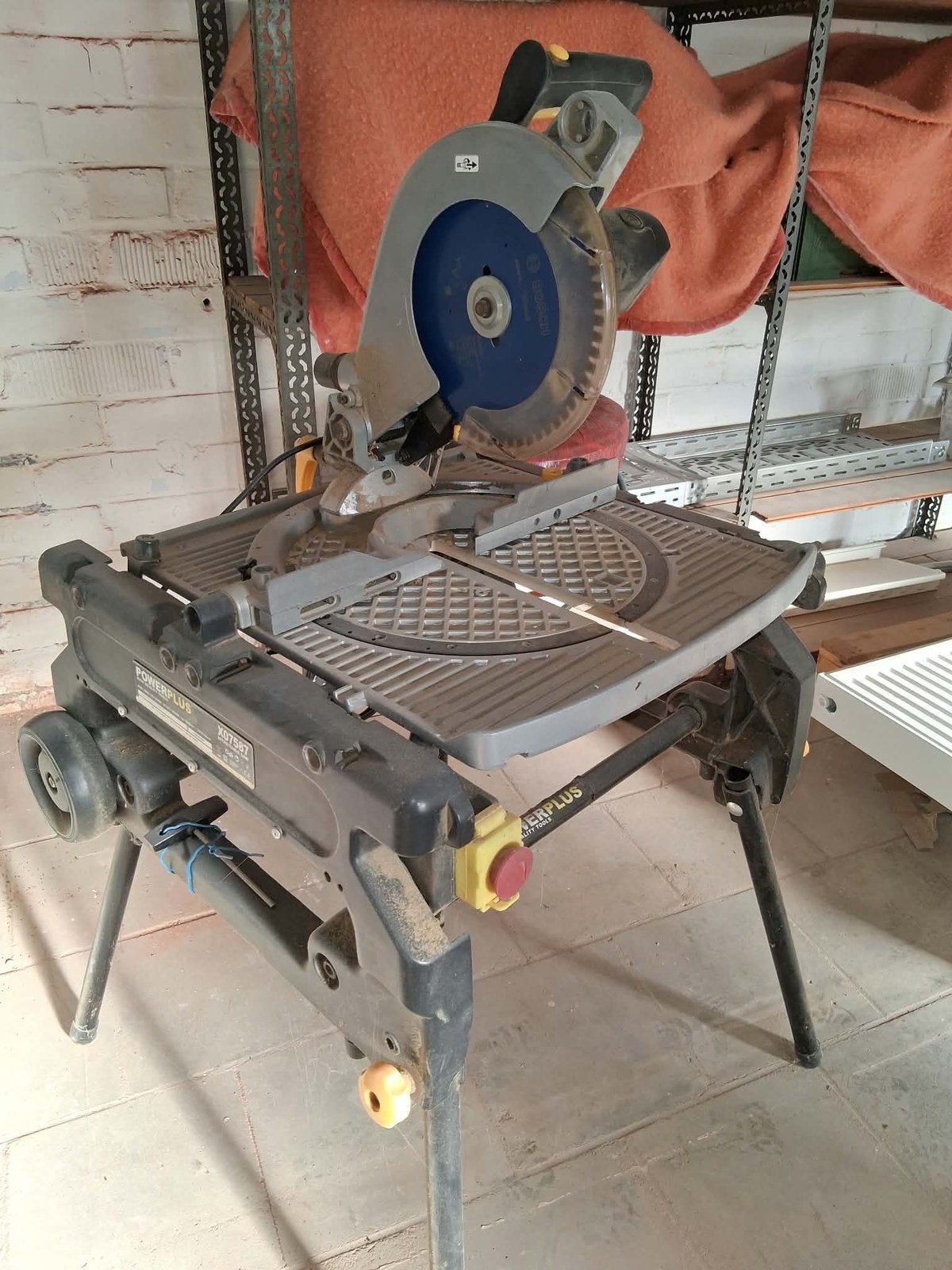 Zaagtafel - afkortzaag Powerplus, Ophalen, Gebruikt, 1200 watt of meer, Afkortzaag