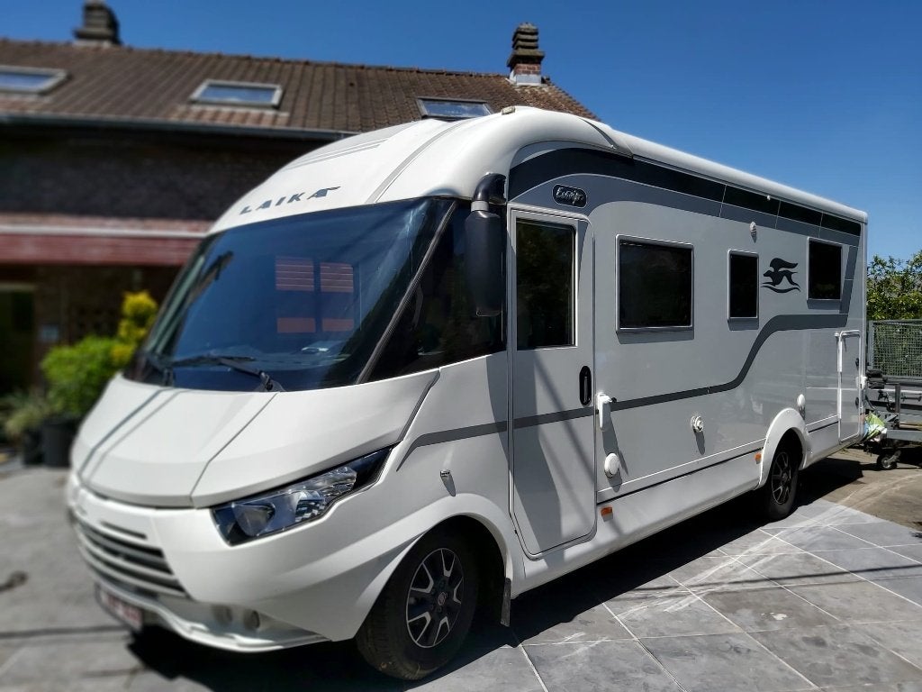 Laika Ecovip 712 – Luxe integraal mobilhome in nieuwstaat, Caravans en Kamperen, Mobilhomes, Integraal, Luifel, Fiat, Particulier