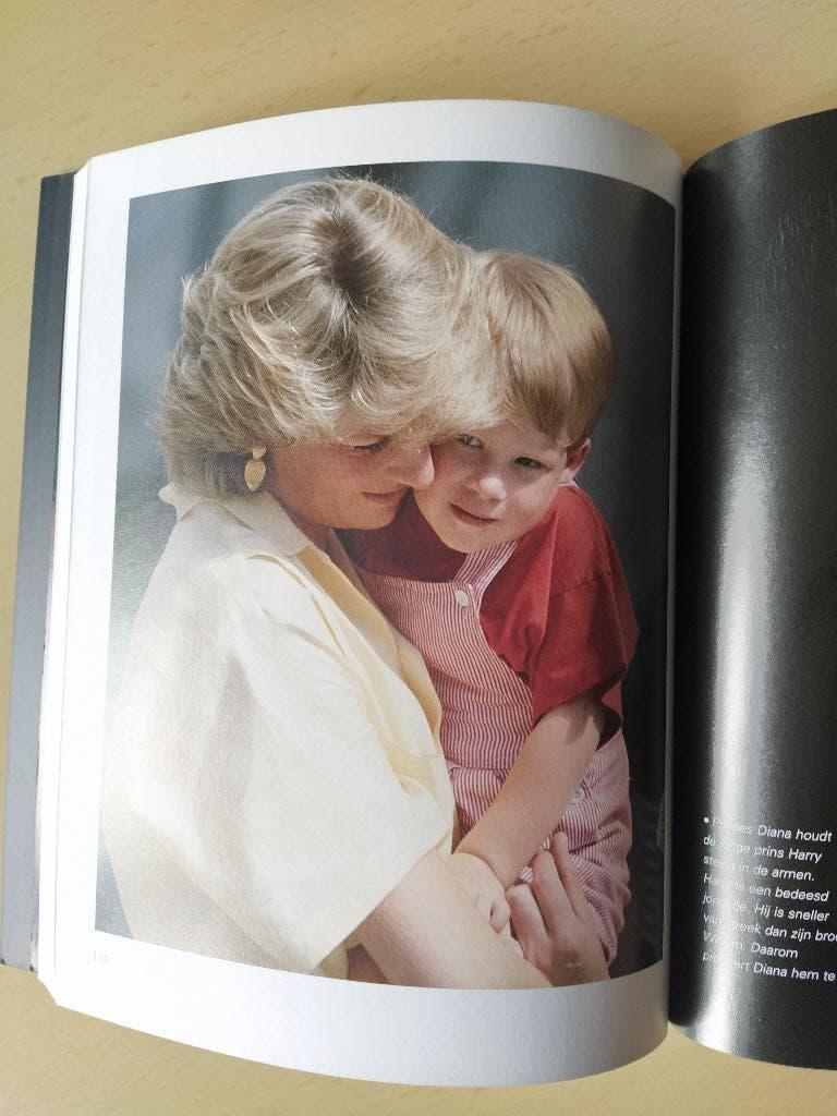 boek: Kennedy JFK/Prinses Diana/Ernest Hemingway, Ophalen of Verzenden, Zo goed als nieuw