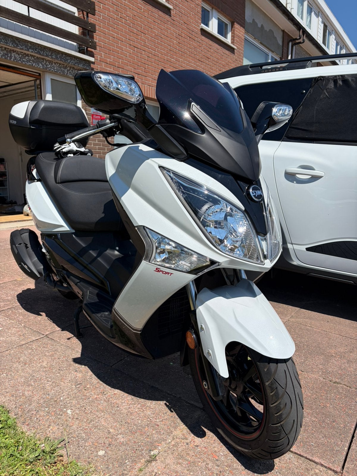 Sym Gts Joymax 125cc État Neuf !!! ( 5600km ), Vélos & Vélomoteurs, Scooters | SYM, Comme neuf, Autres modèles, Enlèvement
