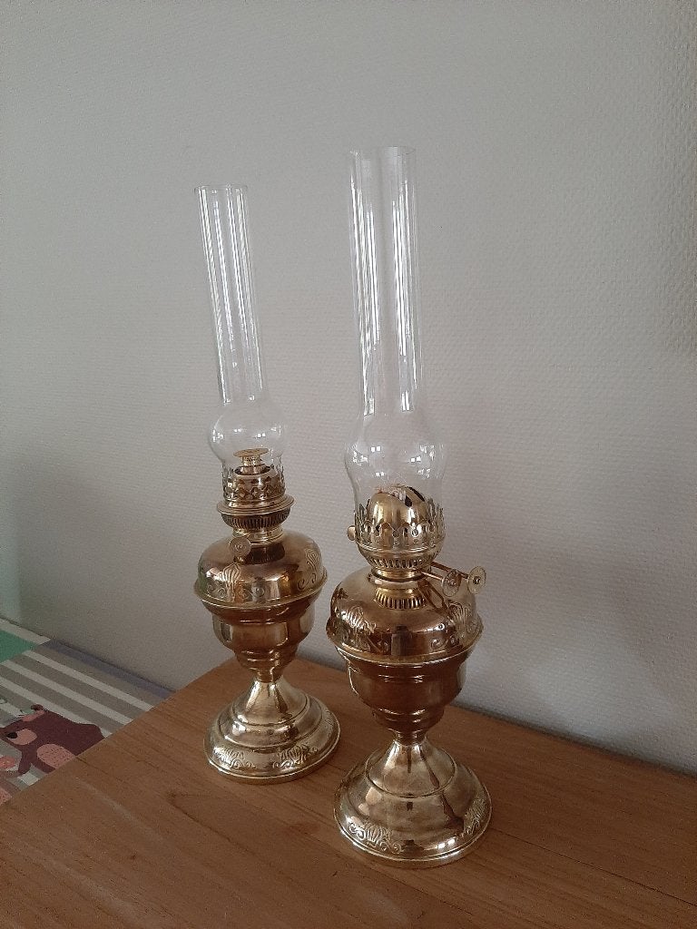 Lampes à pétrole anglaises anciennes, Enlèvement