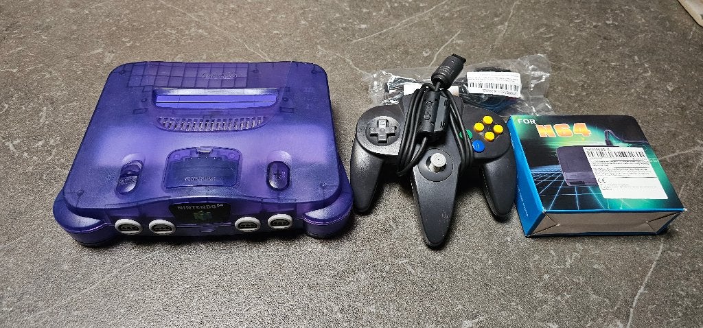 Nintendo 64 paars, Games en Spelcomputers, Spelcomputers | Nintendo 64, Gebruikt, Ophalen of Verzenden