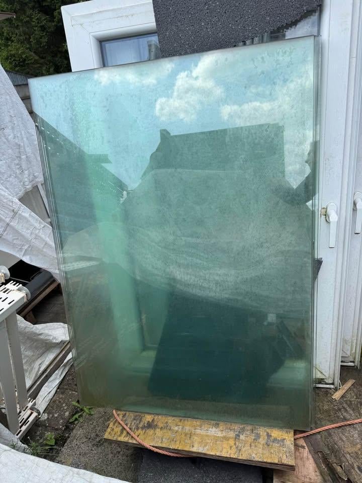 Gehard glas , glasplaat 133x95cm €80/stuk, Doe-het-zelf en Bouw, Glas en Ramen, Ophalen, Glasplaat