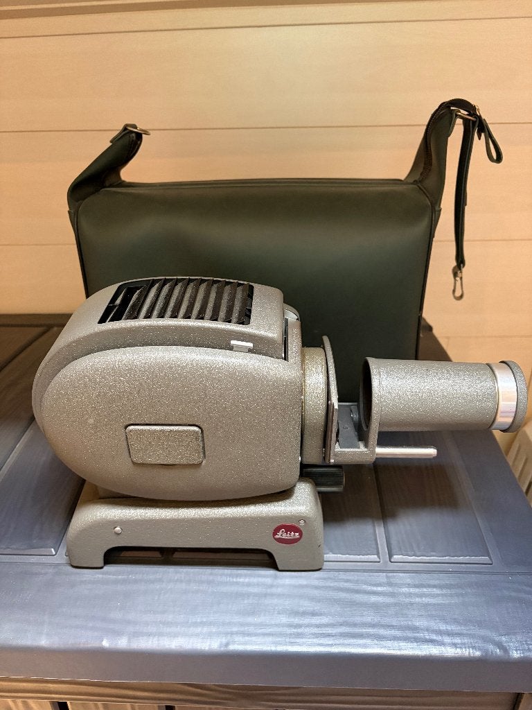 Diaprojector Leitz Prado 250, TV, Hi-fi & Vidéo, Projecteurs dias, Enlèvement, Utilisé