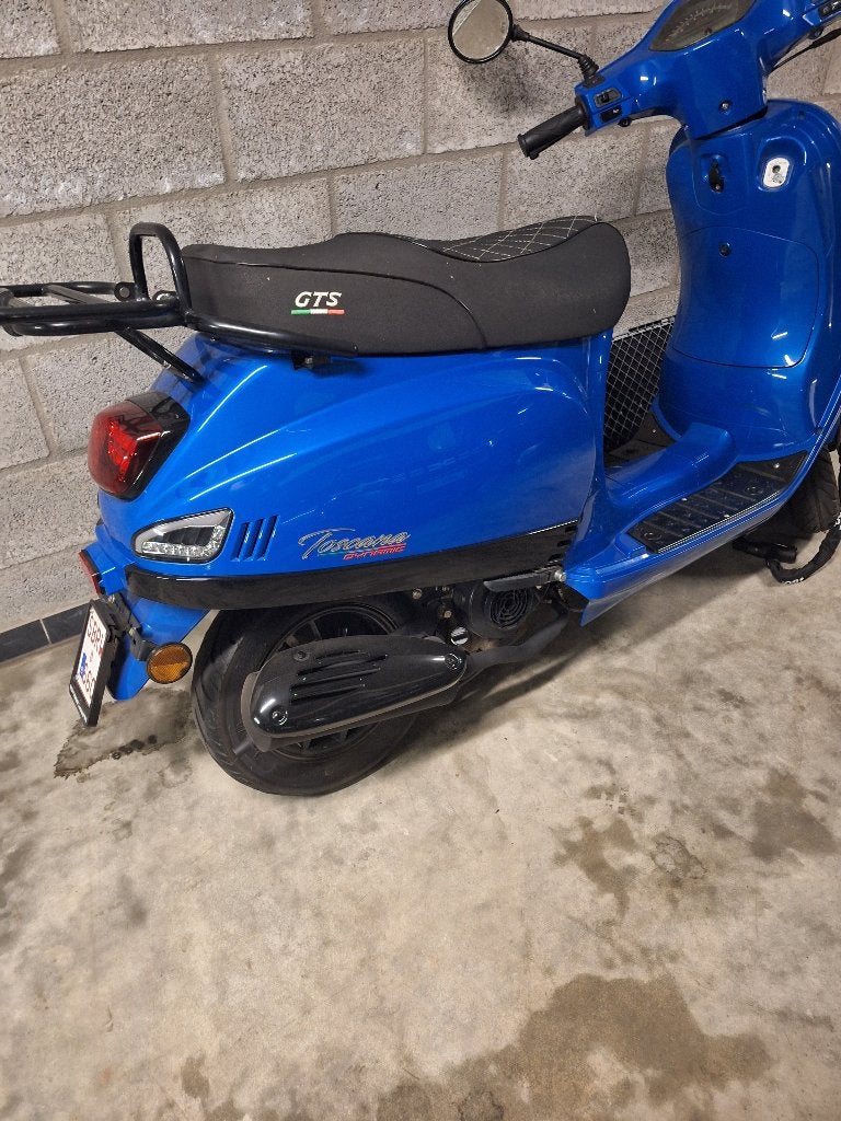 GTS   Scooter, Fietsen en Brommers, Brommers | Overige merken, Ophalen