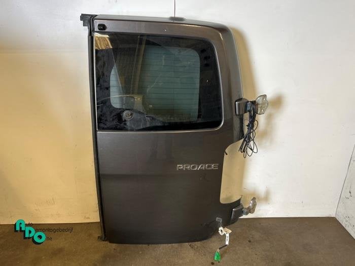 Portière arrière camionnette d'un Toyota Pro-Ace (Pro-Ace, -, 3 mois de garantie, Toyota, Utilisé