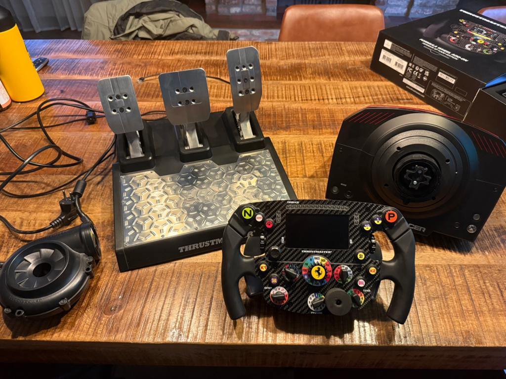 Thrustmaster TS-XW + T-LCM + SF1000 - Perfect staat, Games en Spelcomputers, Spelcomputers | Overige, Zo goed als nieuw, Ophalen