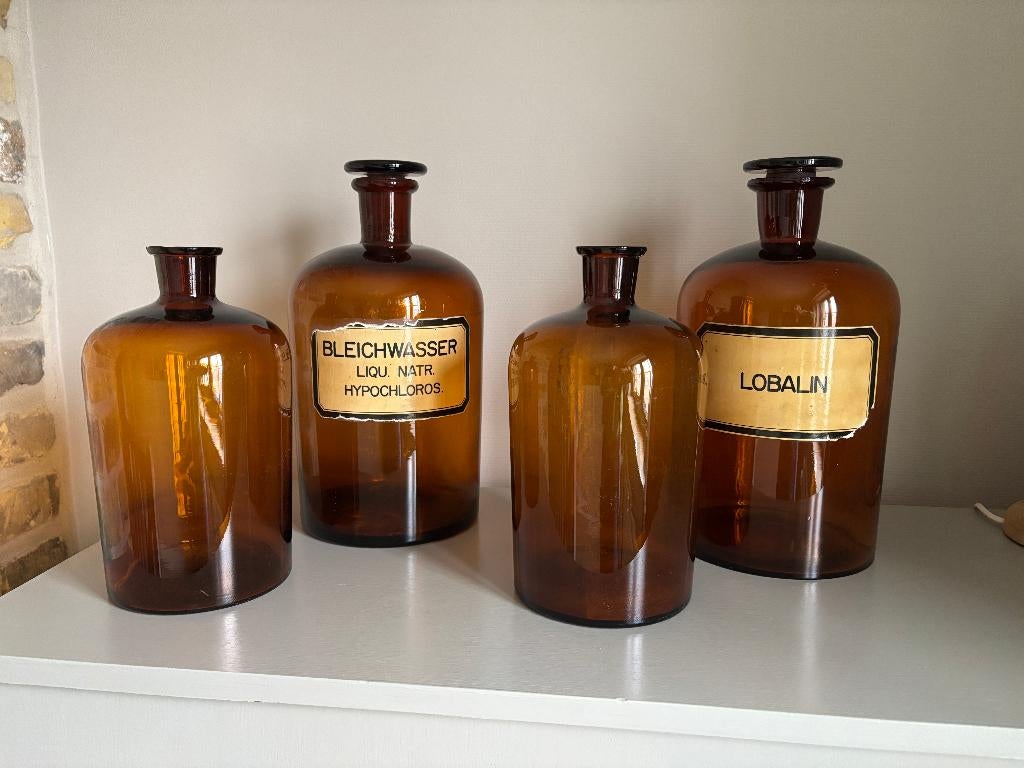 oude bruine apothekersflessen, Ophalen