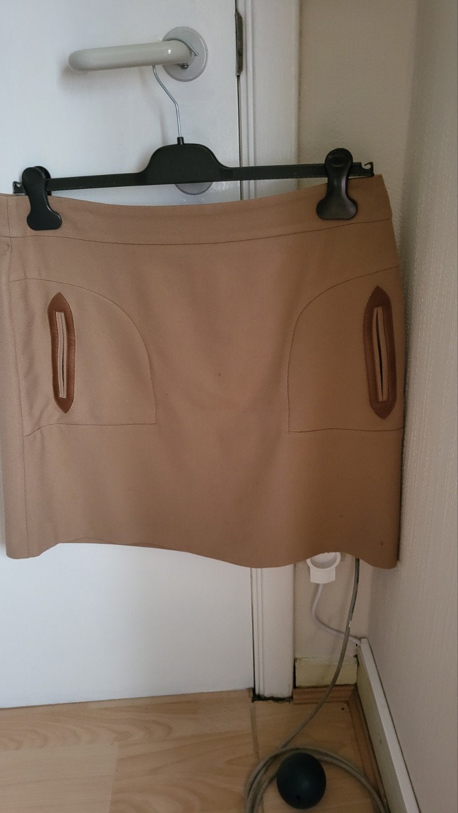 Heel mooie camelkleurige winterrok merk Caroll mt 44 als nie, Kleding | Dames, Rokken, Ophalen of Verzenden