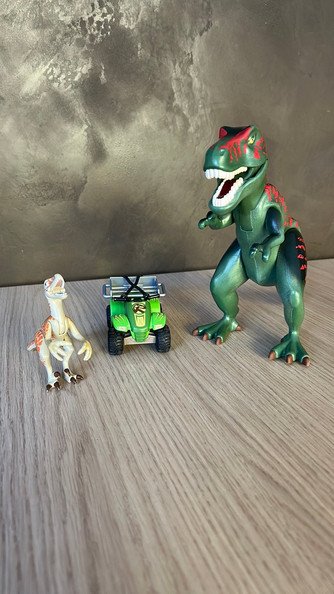 Playmobile Speelgoed dinosaurus 30cm lang met 2 accessoires, Kinderen en Baby's, Speelgoed | Actiefiguren, Ophalen, Zo goed als nieuw