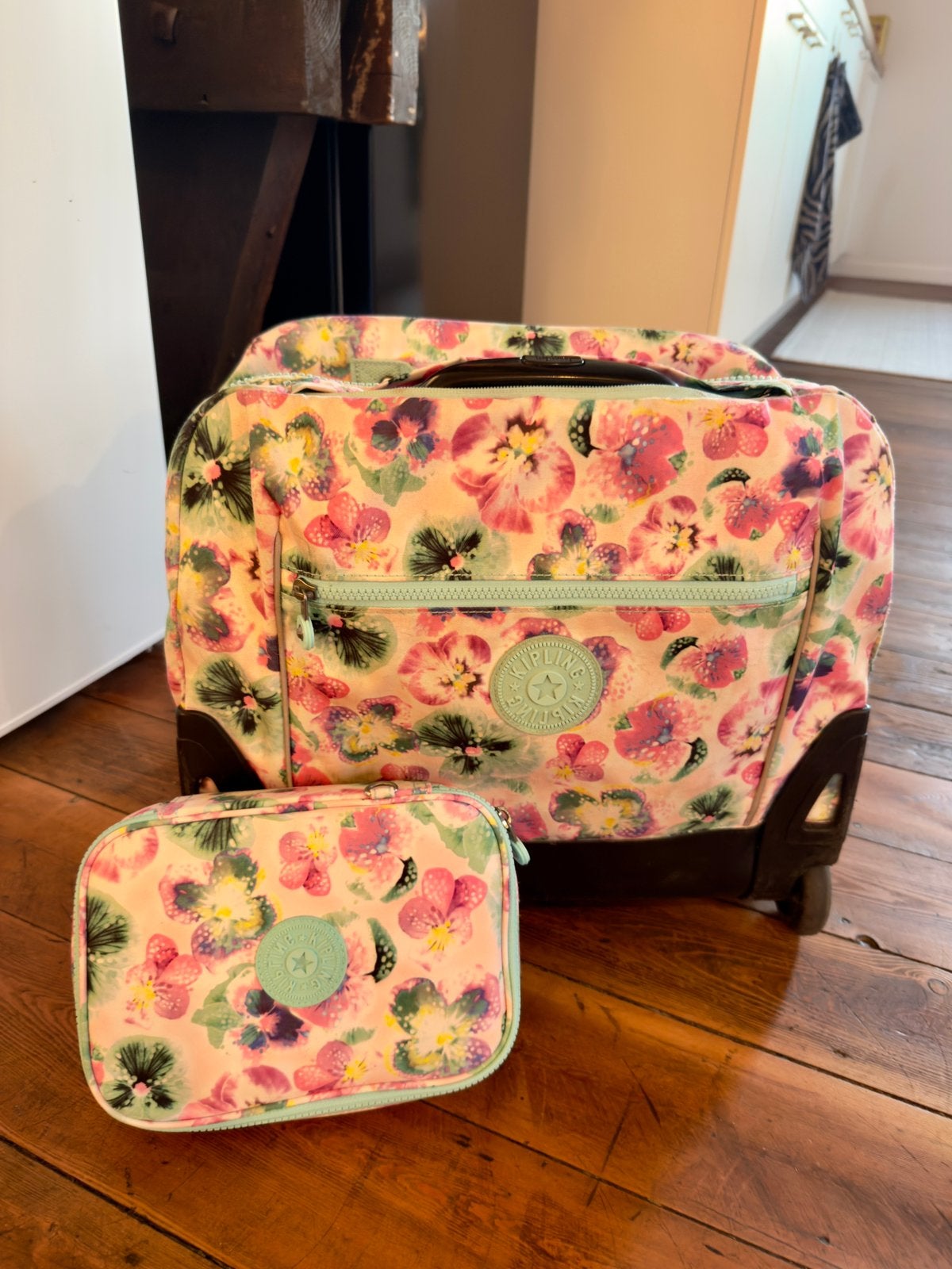 Cartable / Trolley Kipling Pansy Bloom + Kipling 100 Pens, Enlèvement ou Envoi, Comme neuf