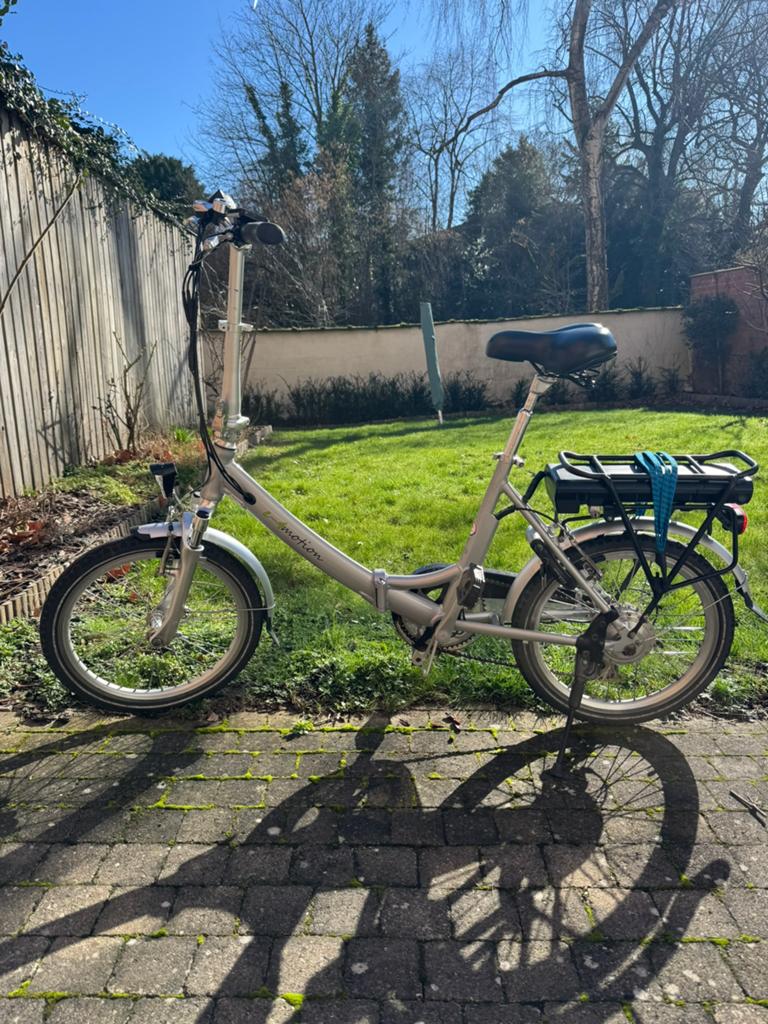 Vélo pliant électrique E-4Motion, Autres marques, Vitesses, Frein sur jante, Enlèvement