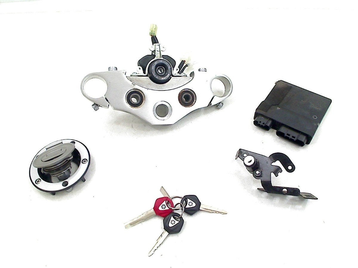 ENSEMBLE DE VERROU ET CYLINDRE DE PORTES Yamaha XVS 1300, Motos, Yamaha Motor Europe N.V., Utilisé, Customersupport@yamaha-motor.co.uk
