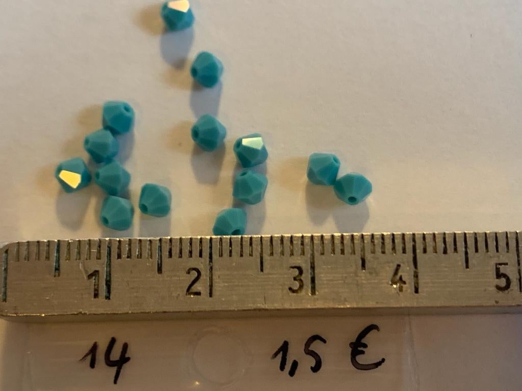 14 Swarovski tolletjes turkois, Ophalen of Verzenden, Nieuw, Kraal
