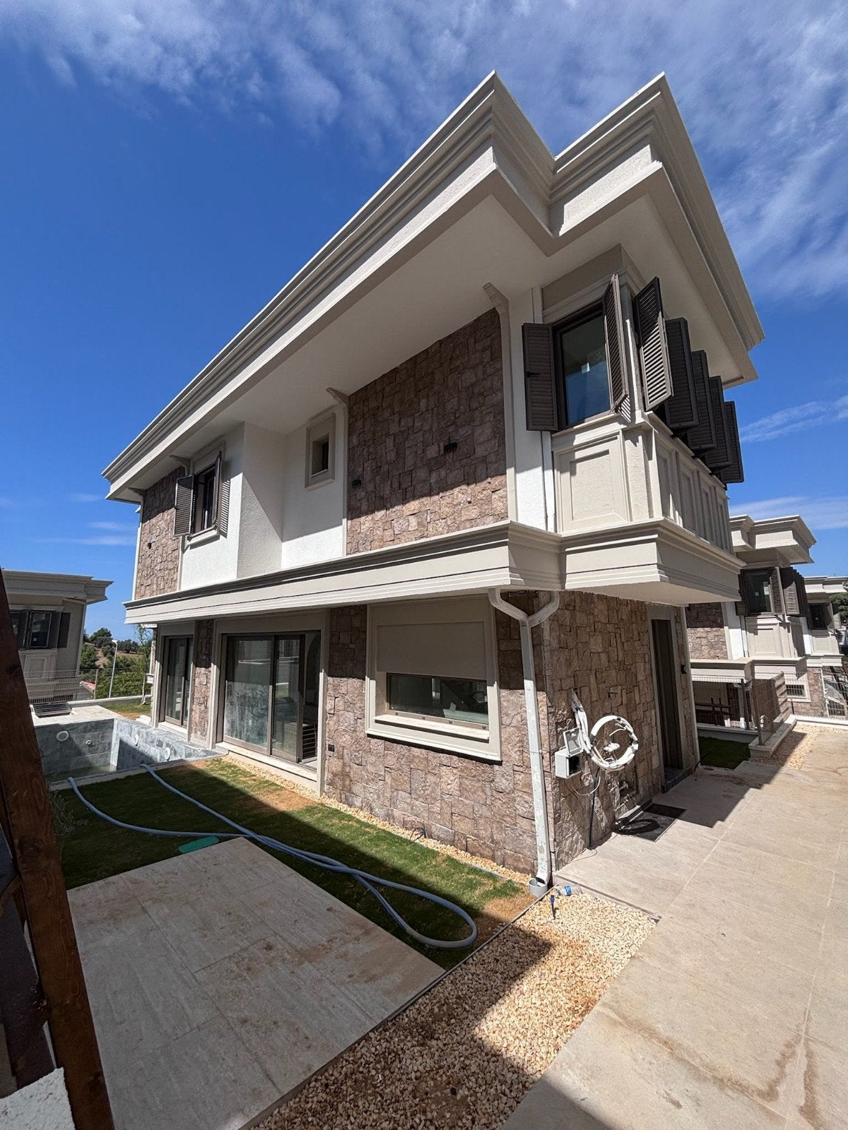 Villa de luxe neuve 4+1 à Kuşadası Soğucak

Située à Kuşadas, Immo, Woonhuis, Stad, 130 m², 4 kamers