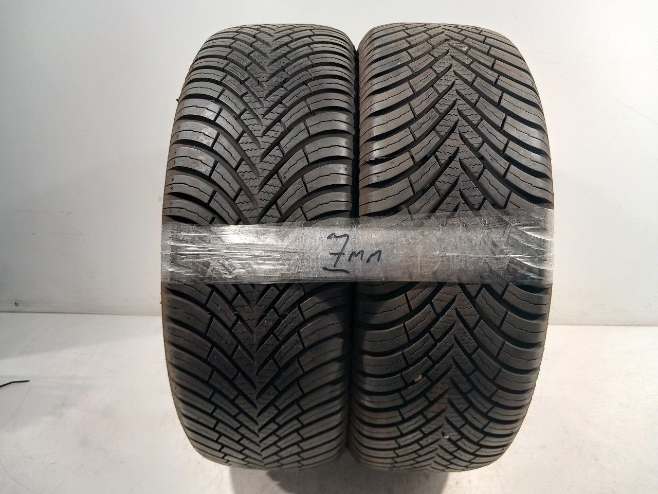 Bandenset 2 stuks 4-Seizoenen 205 55 R16, Onderdelen@venauto.nl, Van der Ven Autorecycling B.V., Pneus hiver, Ettenseweg 76, 4706 PB Roosendaal, The Netherlands