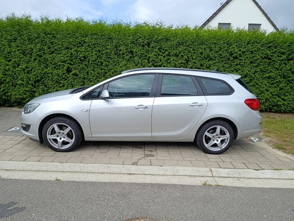 Opel Astra Sports Tourer 1.6 diesel euro 6 2014, Autos, Argent ou Gris, Boîte manuelle, Noir, 5 portes