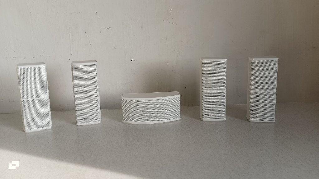 5 Witte Bose Jewel 2 Luidsprekers met muurbeugels, Audio, Tv en Foto, Luidsprekerboxen, Ophalen of Verzenden, Bose
