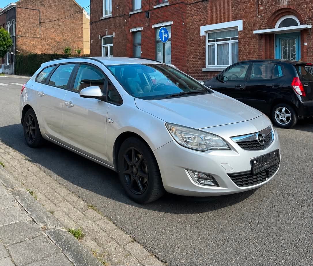 Je vend une Opel Astra 1.7 CDTI 110ch Démarre et roule, Autos, Opel, Achat, Ordinateur de bord, Entreprise, Astra