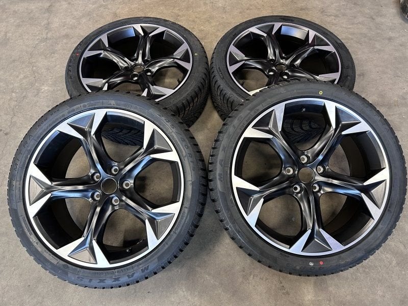 19 inch originele velgen + winterbanden CUPRA  Formentor, Auto-onderdelen, 19 inch, 245 mm, -, -