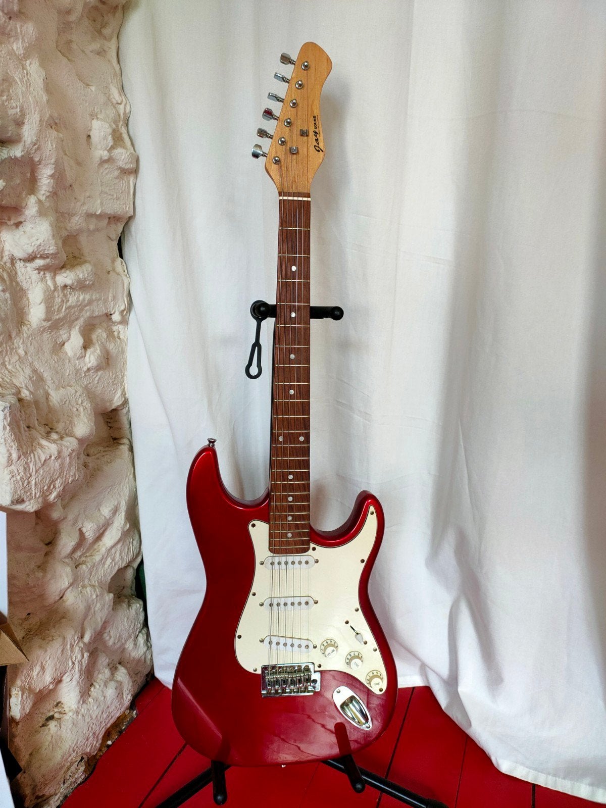 Guitare Jay Sound + pédale d'effet Behringer V-amp 2, Musique & Instruments, Enlèvement, Utilisé, Autres marques