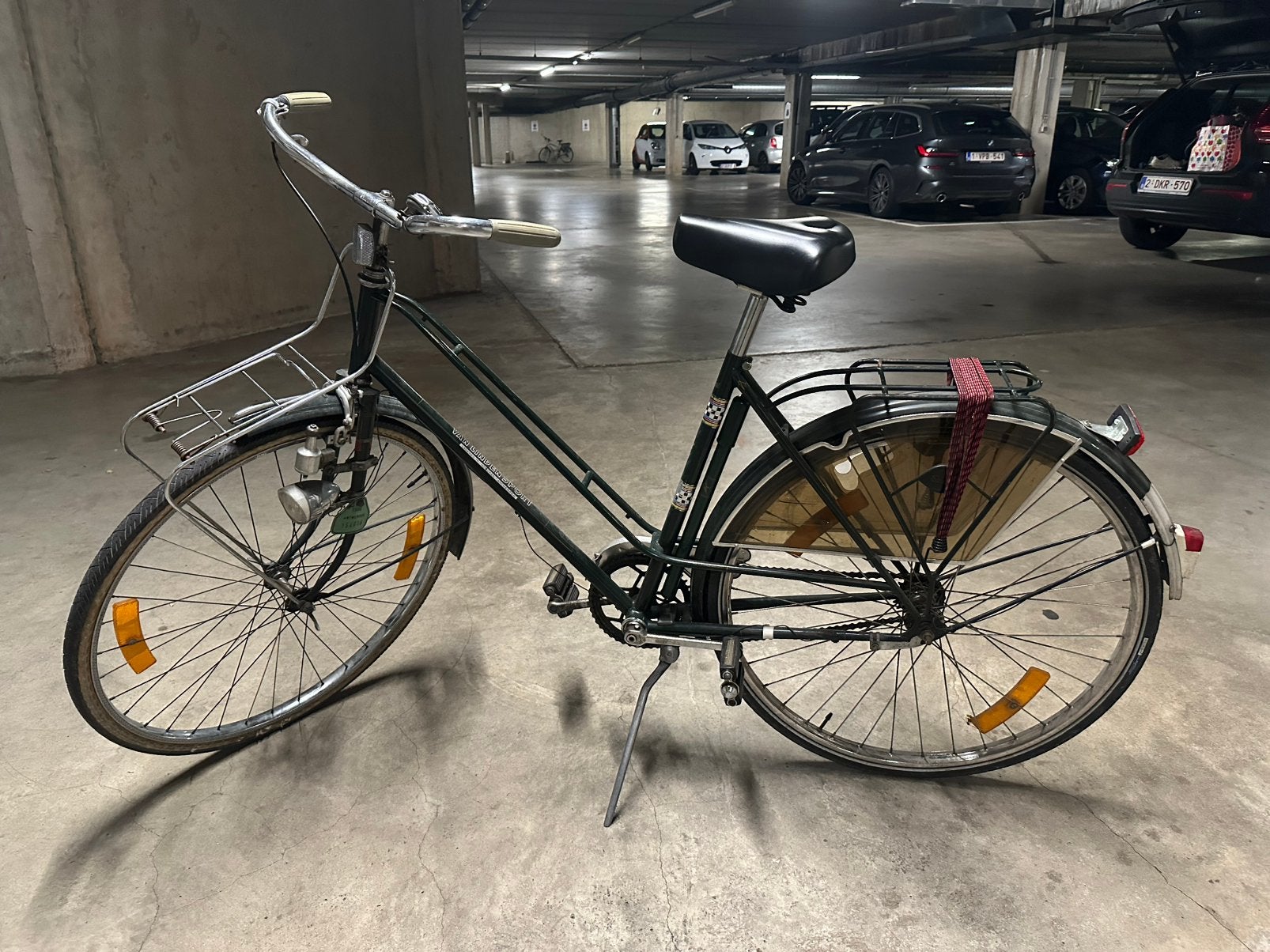 Ancien vélo de ville vintage, Enlèvement