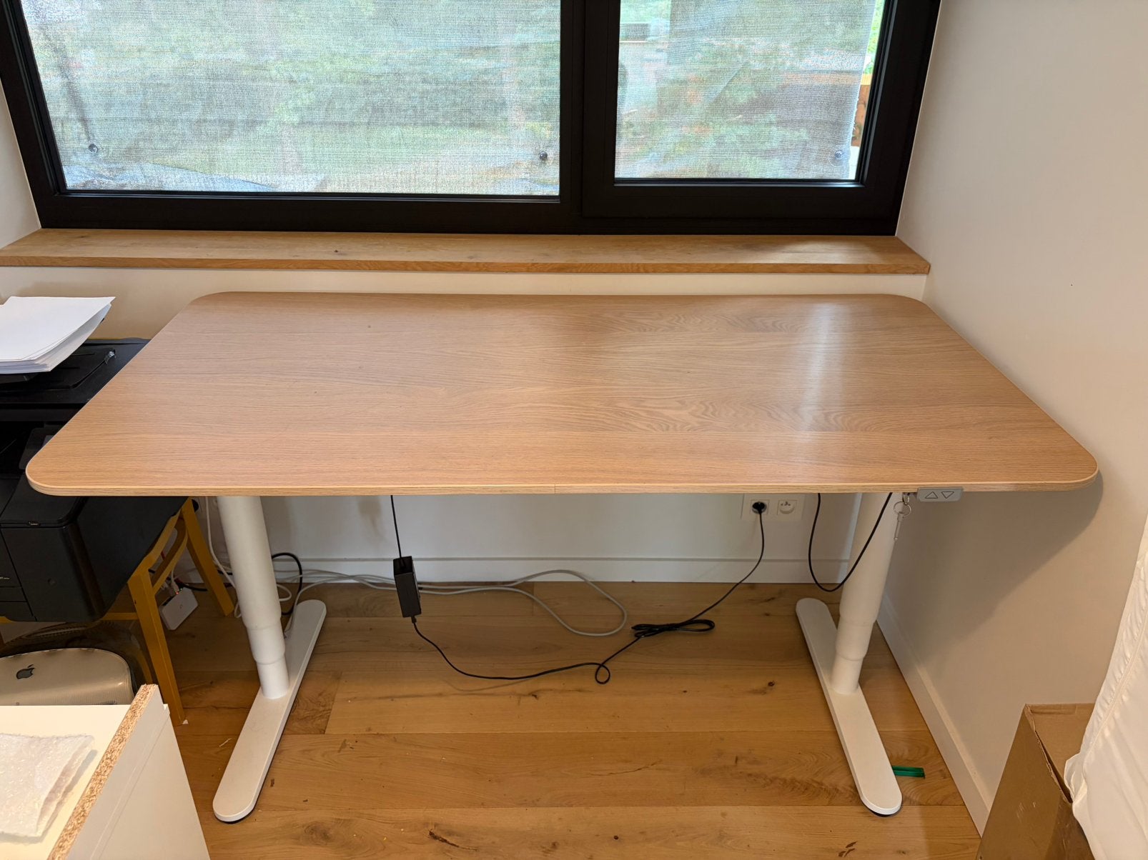 Bureau électrique IKEA BEKANT avec plateau en chêne, Scandinave, 160 cm, Électrique, Bureau assis-debout