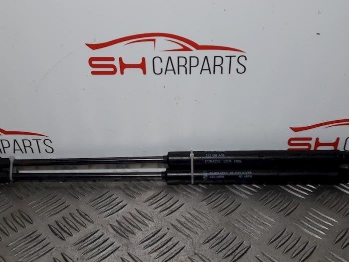 Kit amortisseur gaz hayon d'un Ford KA, -, 3 mois de garantie, -, -