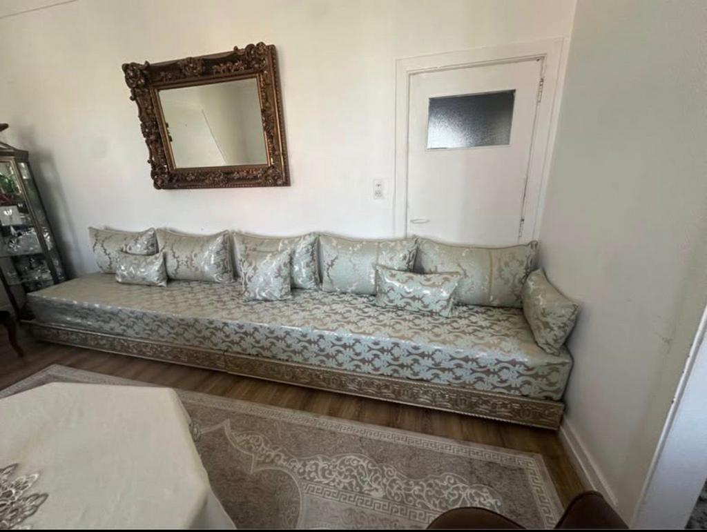 Salon marocain, Enlèvement, Comme neuf